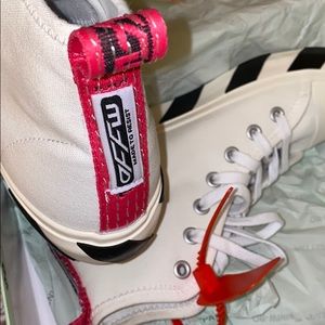 Brand New off white sneakers unisex